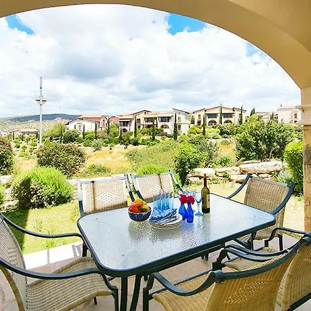 3 Bedrooms In Helios Heights, Aphrodite Hills Διαμέρισμα *