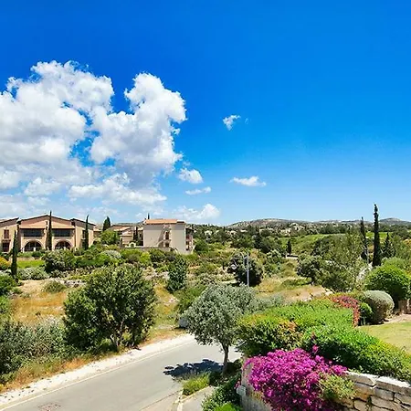 3 Bedrooms In Helios Heights, Aphrodite Hills Κούκλια