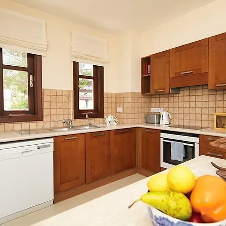 3 Bedrooms In Helios Heights, Aphrodite Hills Διαμέρισμα